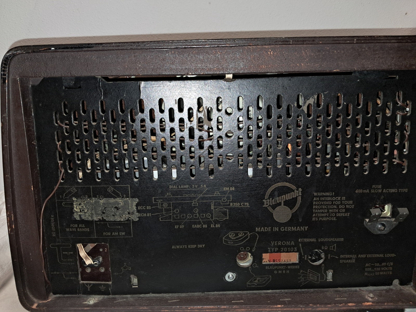 Vintage Blaupunkt Verona 20103 German Tube Radio AM/FM/SW - 1960's --- WORKS ---