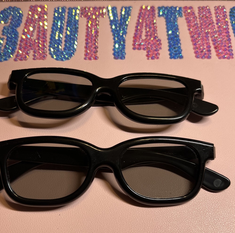 2 Real D 3D Glasses Preowned
