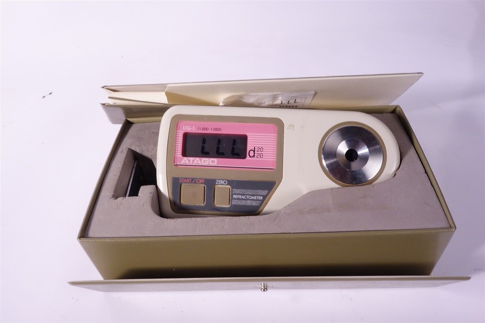 ATAGO UG-1 Refractometer