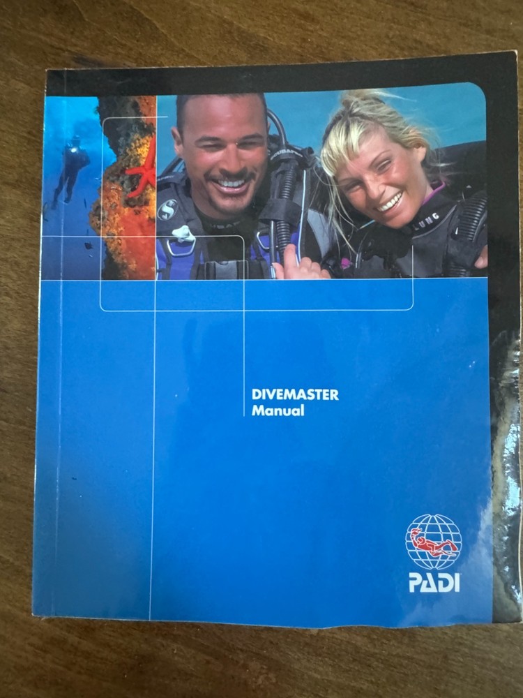 PADI DIVE COMPUTER & DIVEMASTER BOOKS & EDRPML ELECTRONIC SCUBA DIVING COMPUTER