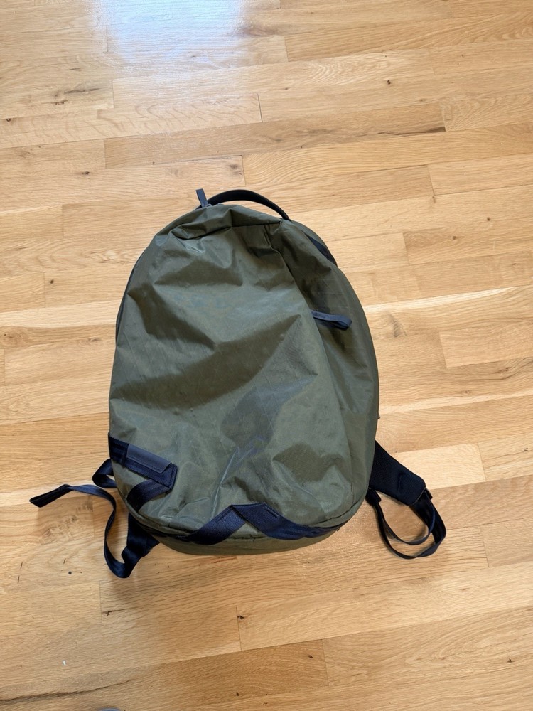 Able Carry Daily Plus Olive (X42) 21L Backpack