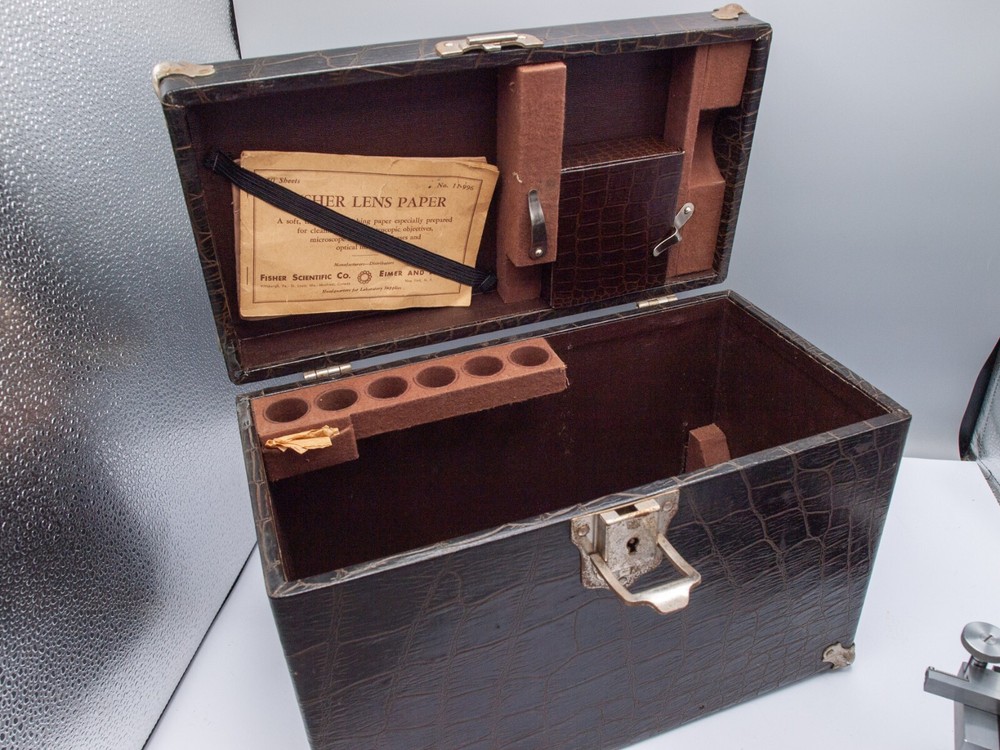 1945 - Ernst Leitz Wetzlar Compound Microscope w/ Case, 4 Objectives, Accs