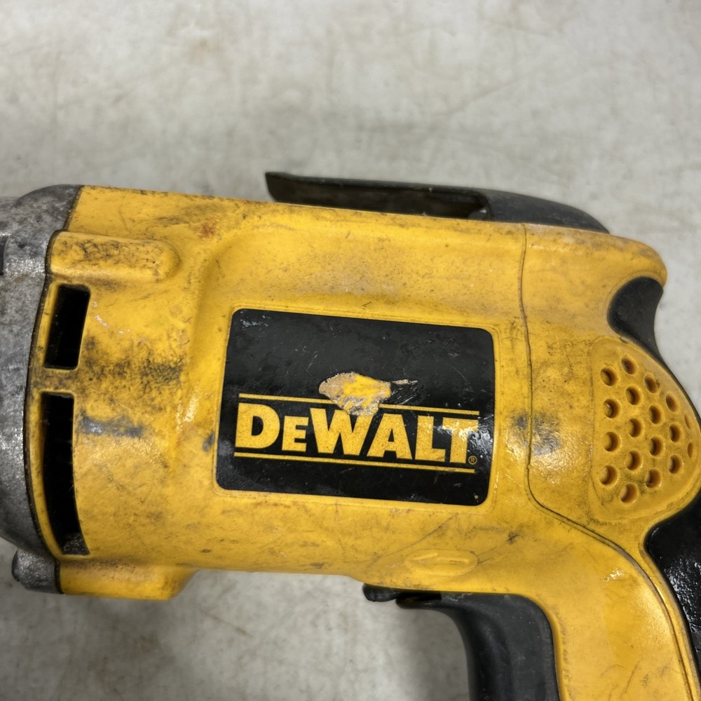 Dewalt DW272 Variable Speed Reversible Drywall Screwdriver Gun