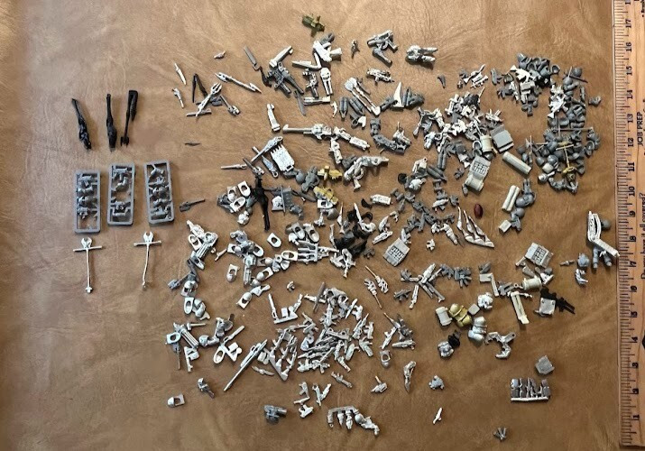 Large Lot of Warhammer 40k Bits 250+ Pieces Metal & Plastic