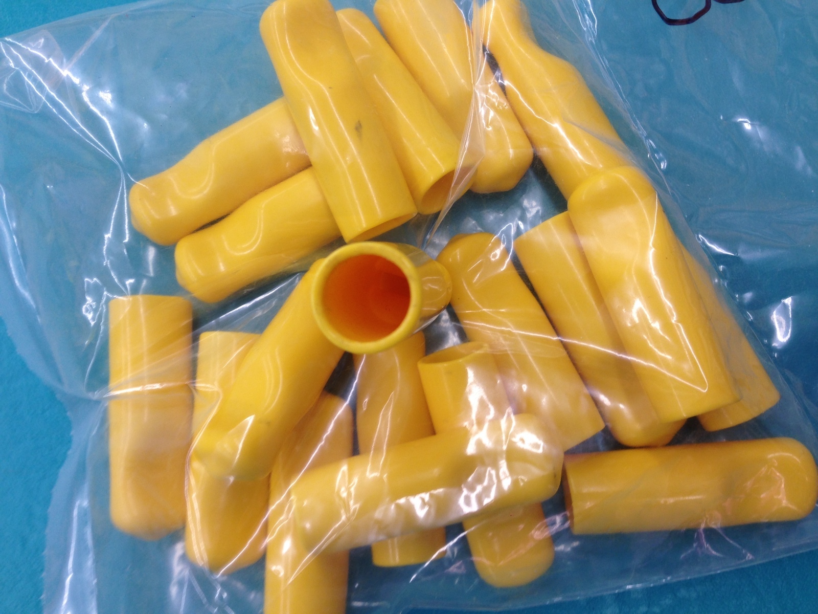 18 - 1/2" Rubber Bolt .05 Cap Protectors Rod Tube Thread Finger Tip Pull Cover Y