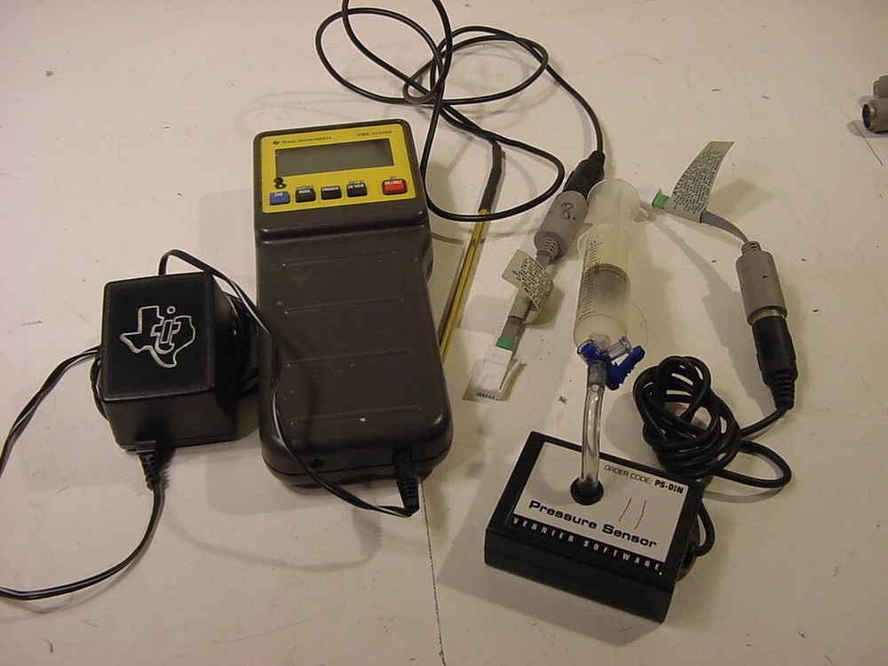 TEXAS INSTRUMENTS CBL SYSTEM w/ ACCESORIES LAB DATA COLLECTOR CALCULATOR