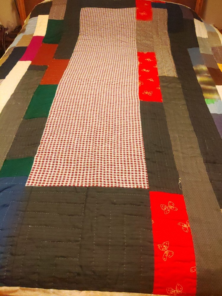Vintage 80x60 Handsome Scrap Pattern Quilt