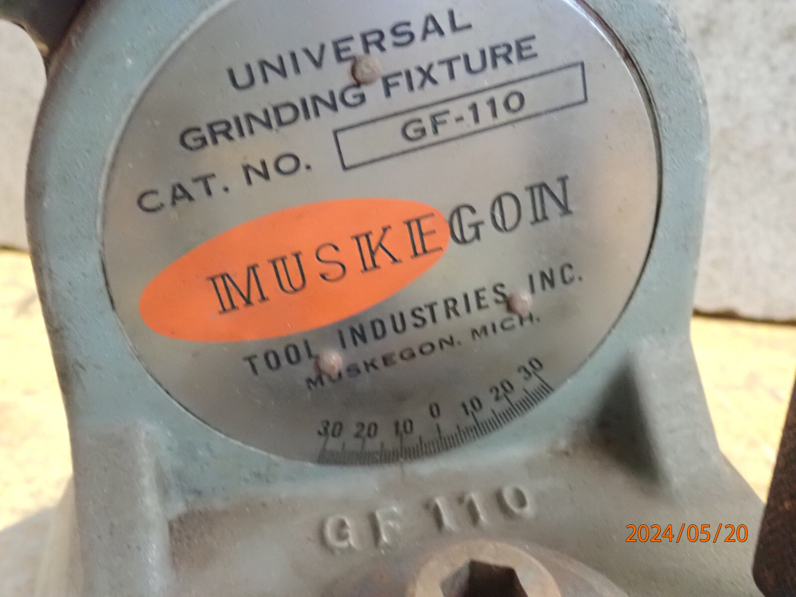 MUSKEGON TOOL INDUSTRIES CF-110 UNIVERSAL GRINDING FIXTURE FOR SPADE DRILL BITS