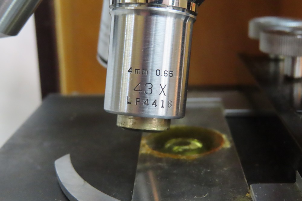 BAUSCH & LOMB Student MICROSCOPE WK9436 w/Case Extra Eyepices