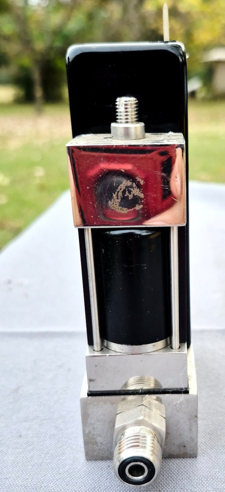 Unit UFC-1100HP Mass Flow Controller Range 200 SCCM Gas CHF3