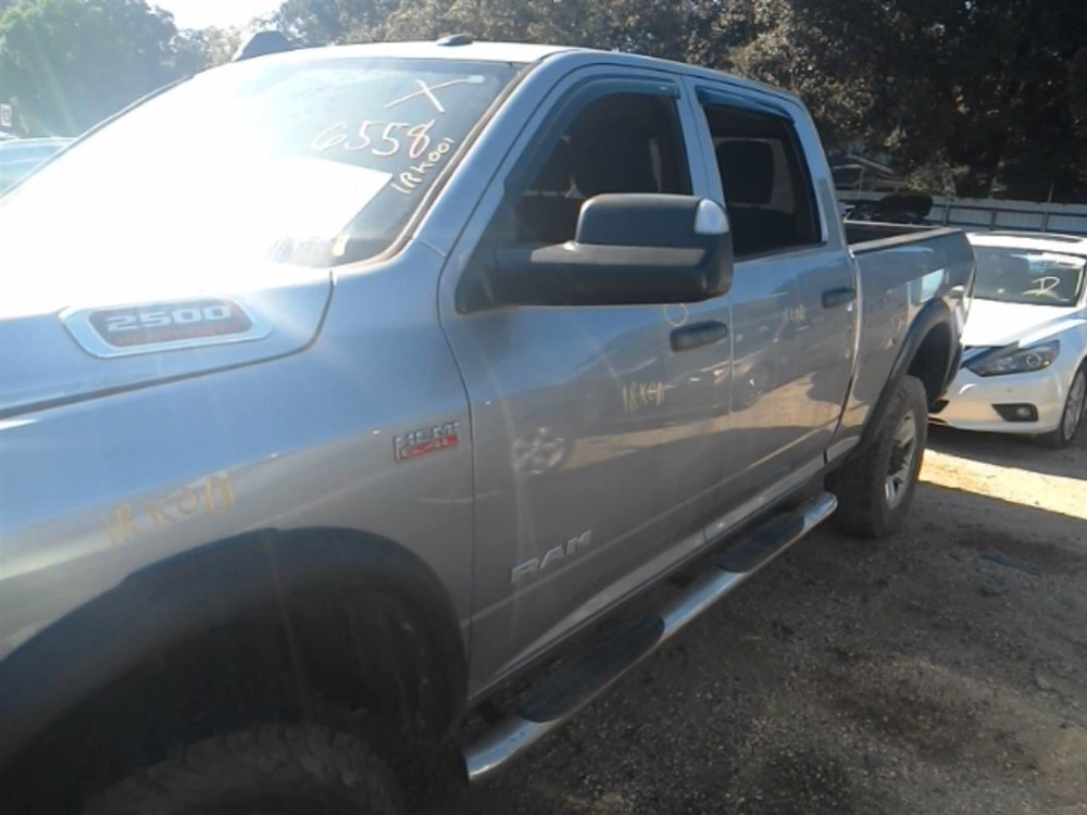 RAM2500 2019 High Mounted Stop Light 104918122