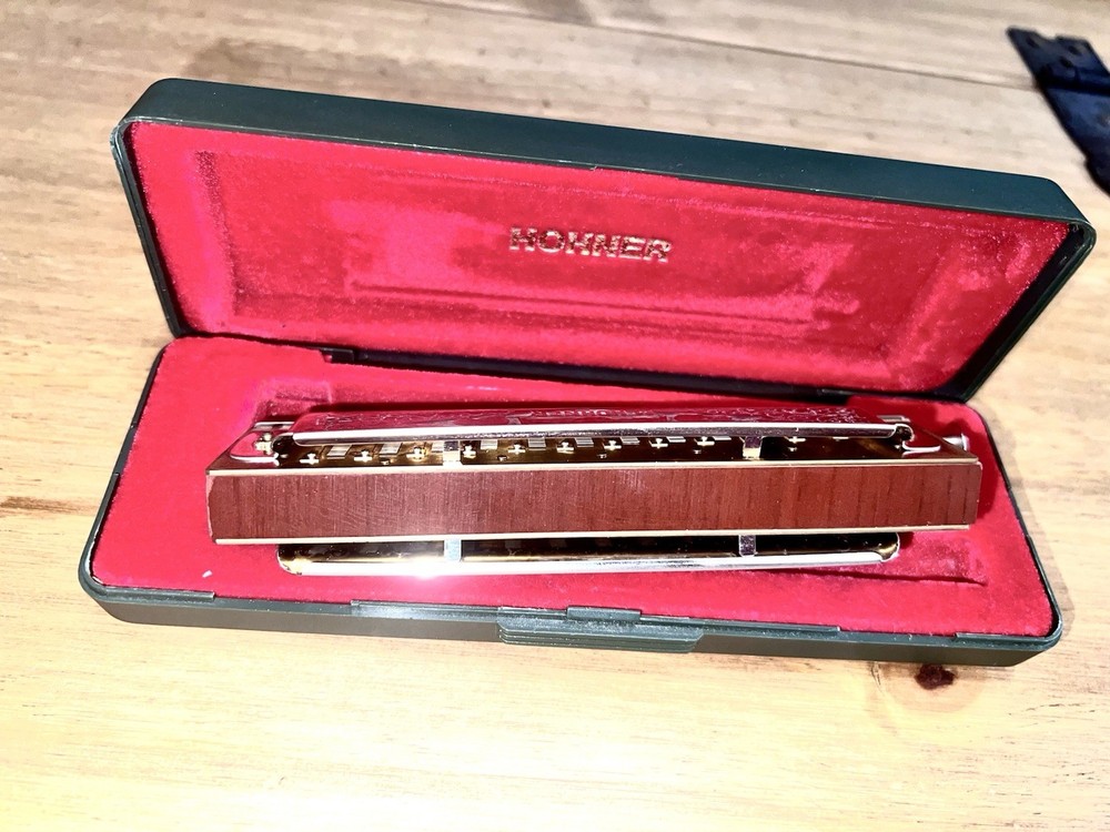 Hohner Chromonica 270 Harmonica in With Case