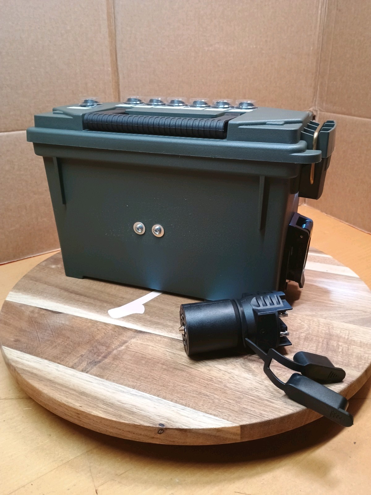 7RV/4&5 Flat Trailer Light Tester Box Power By Milwaukee 18-volt Drill Battery