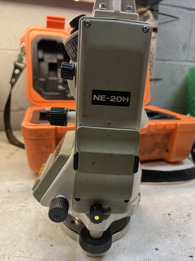 NIKON MODEL NE-20H DIGITAL THEODOLITE