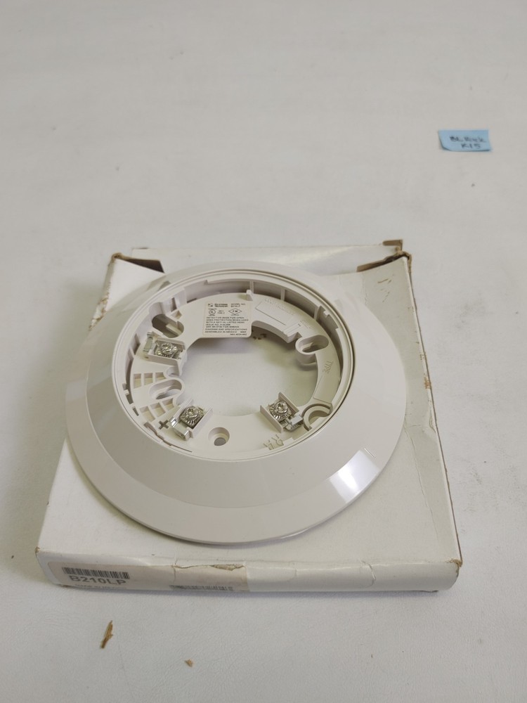 System Sensor B210LP Plug-in Detector Base