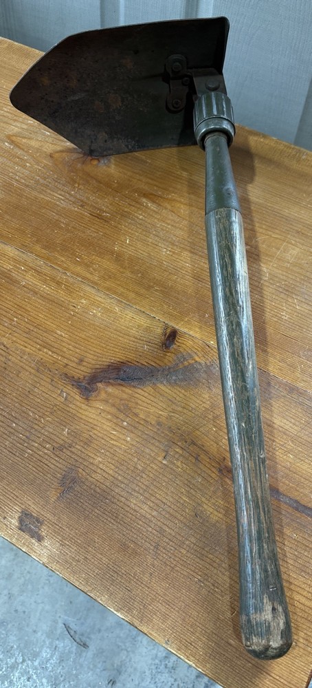 ORIGINAL WWII US ARMY M1943 COMBAT FIELD FOLDING SHOVEL-DATED 1943 WOODS