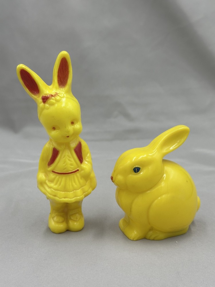 c 1950 IRWIN Knickerbocker EASTER BUNNY Rabbit RATTLE Toy Hard Plastic