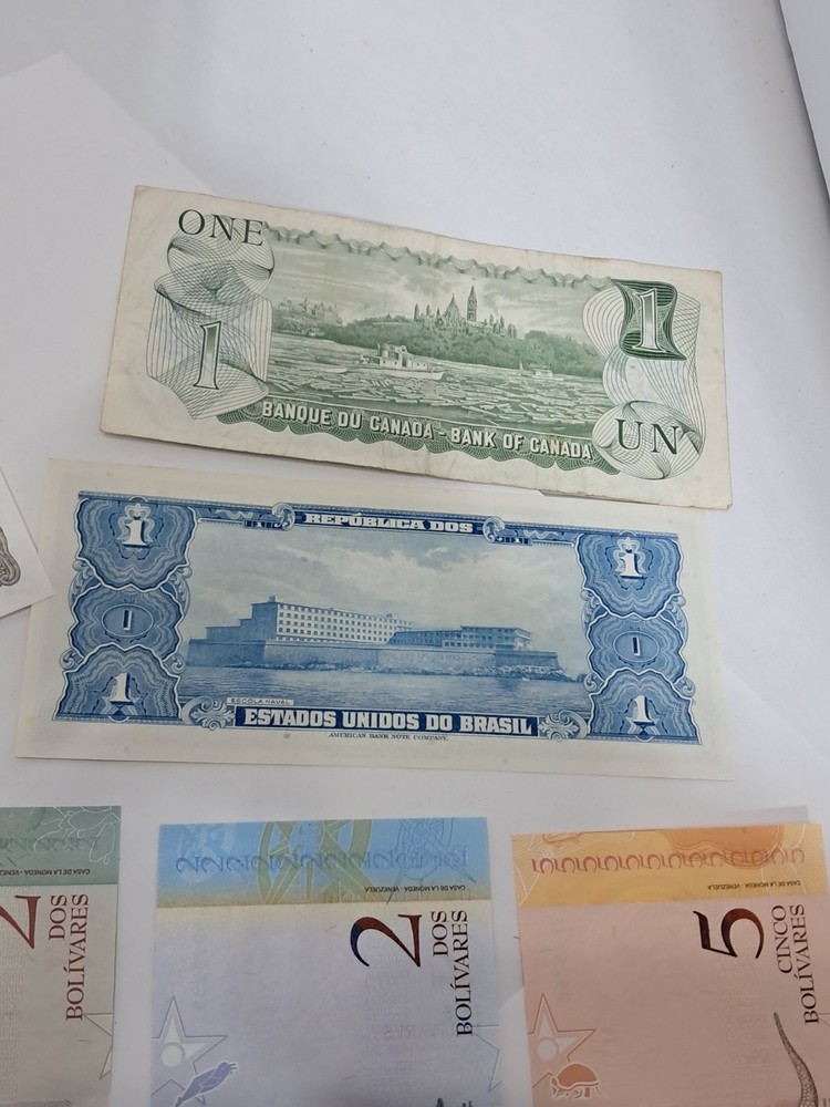 12 Various Foreign Banknotes (s)