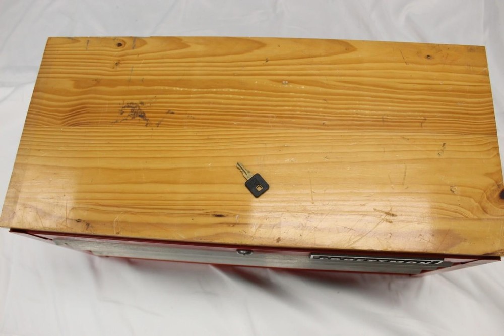 Craftsman Middle Tool Chest Locking 3 Drawer 2000 Series 26" Width (A)