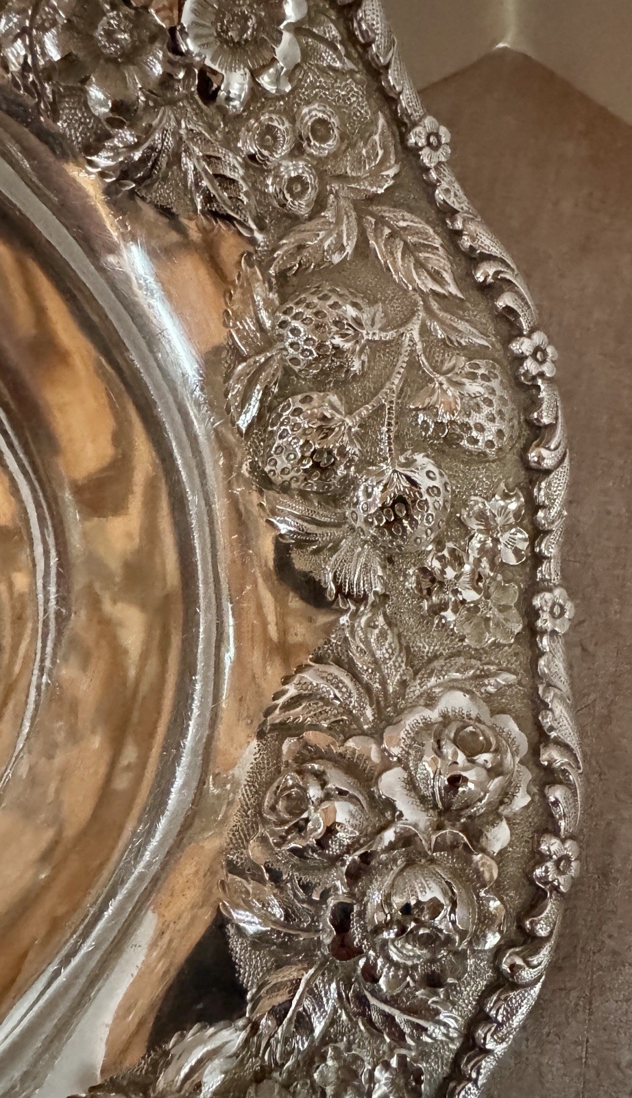 REPOUSSE LORING ANDREWS CO HAND CHASED STERLING 9 3/8" STRAWBERRY BOWL 11.1 OZT