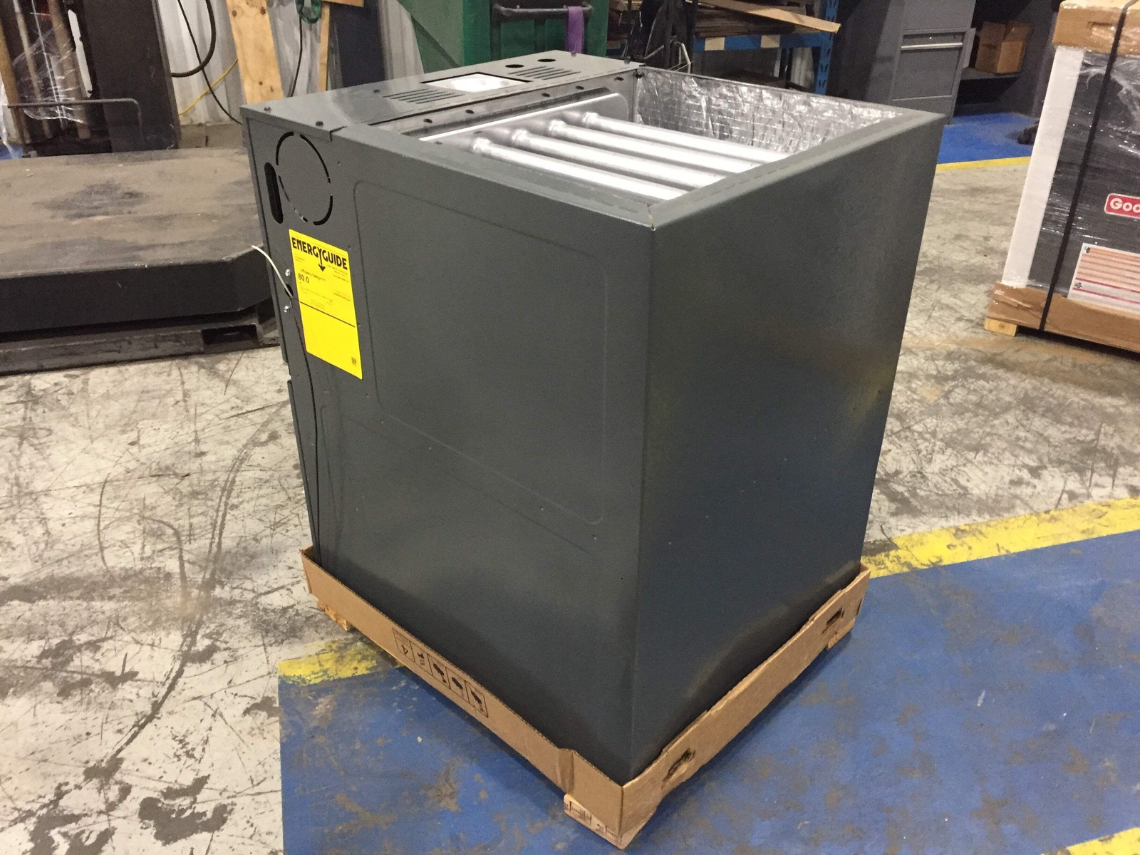 Goodman GMVC800805DX 80,000 BTU 2-Stg Up/Horizontal Comm Compat ECM Furnace 80%