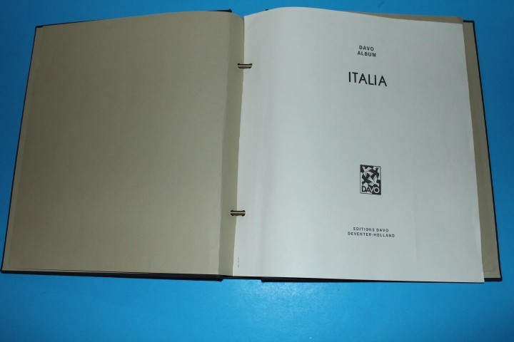 Italy DAVO binder and dustcase BlueLakeStamps Most Useful!