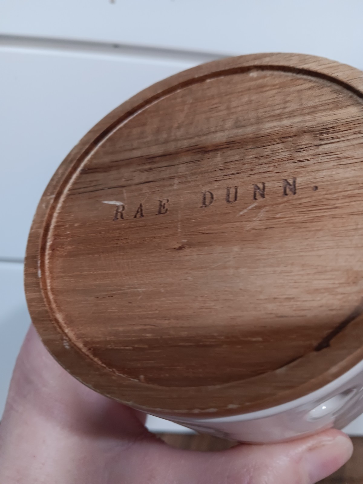 Rae Dunn Artisan Collection Garlic Cellar With Wooden Lid "Fresh"