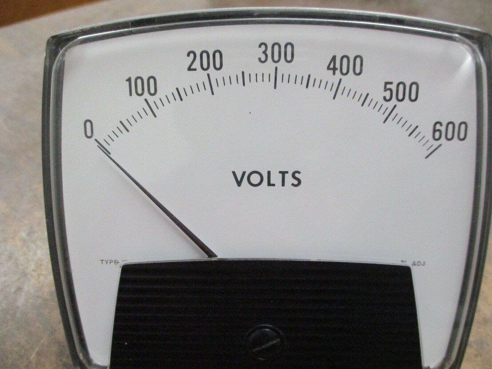 GE Voltmeter 7VOEX085AM02 Range: 0-600V Used