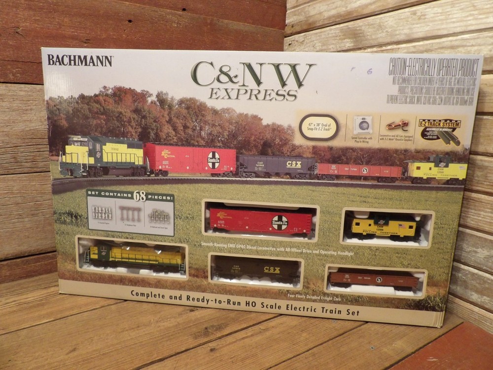 Bachmann HO scale C&NW EXPRESS Train Set New In packaging, Never Opened