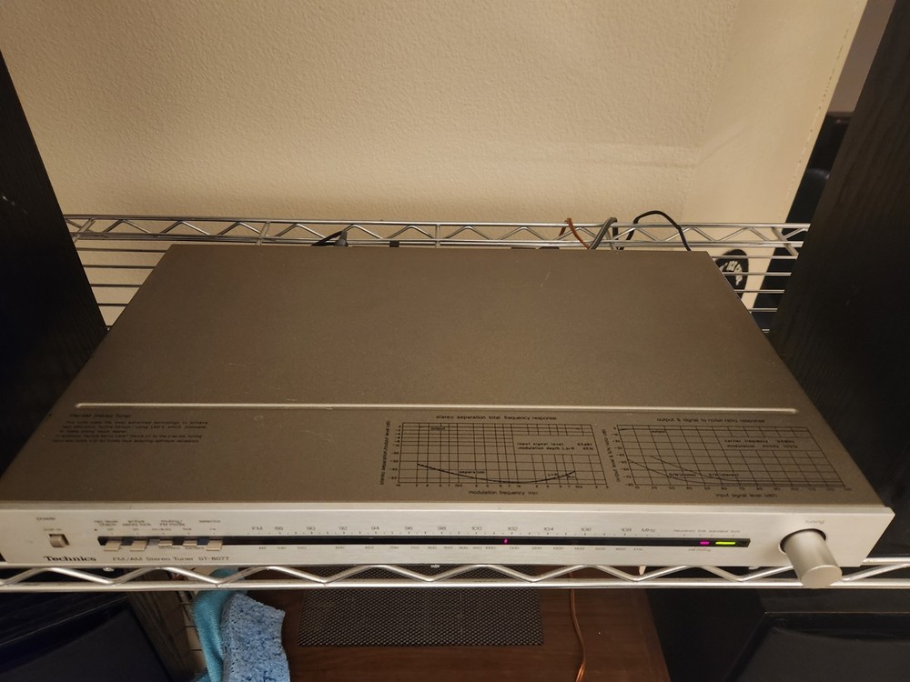 Technics ST-8077 AM/FM Stereo Tuner