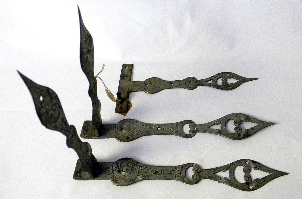 1 Pair Engraved Design 18th Century Offset Strap Hinges & Latch ~17.5" Long~