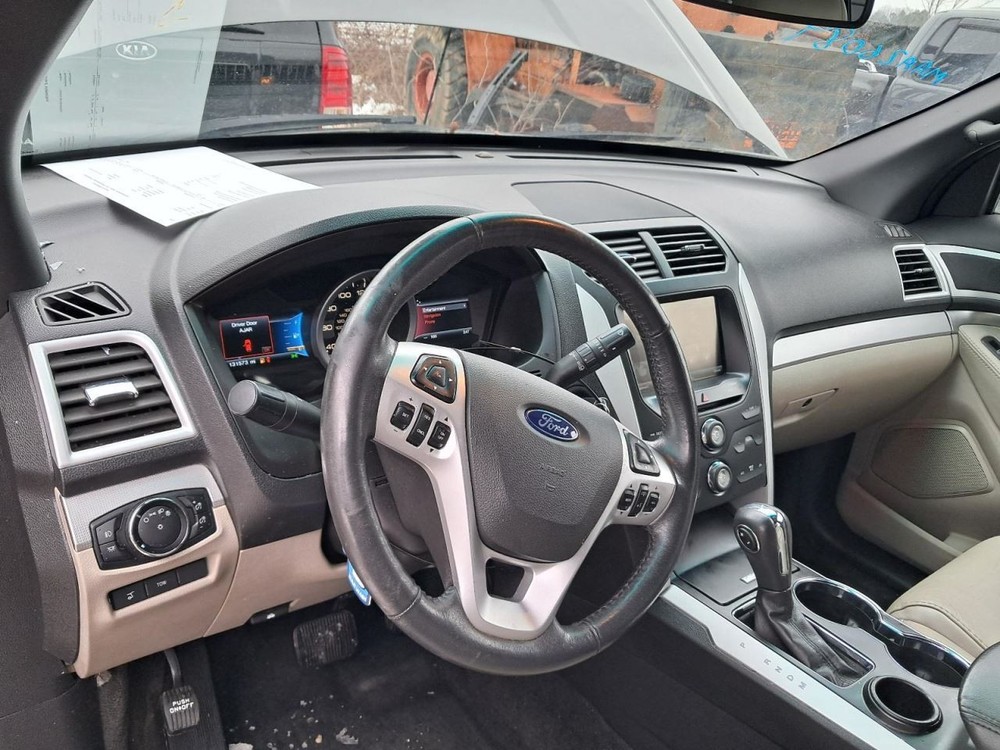 EXPLORER 2015 Glove Box 4956094