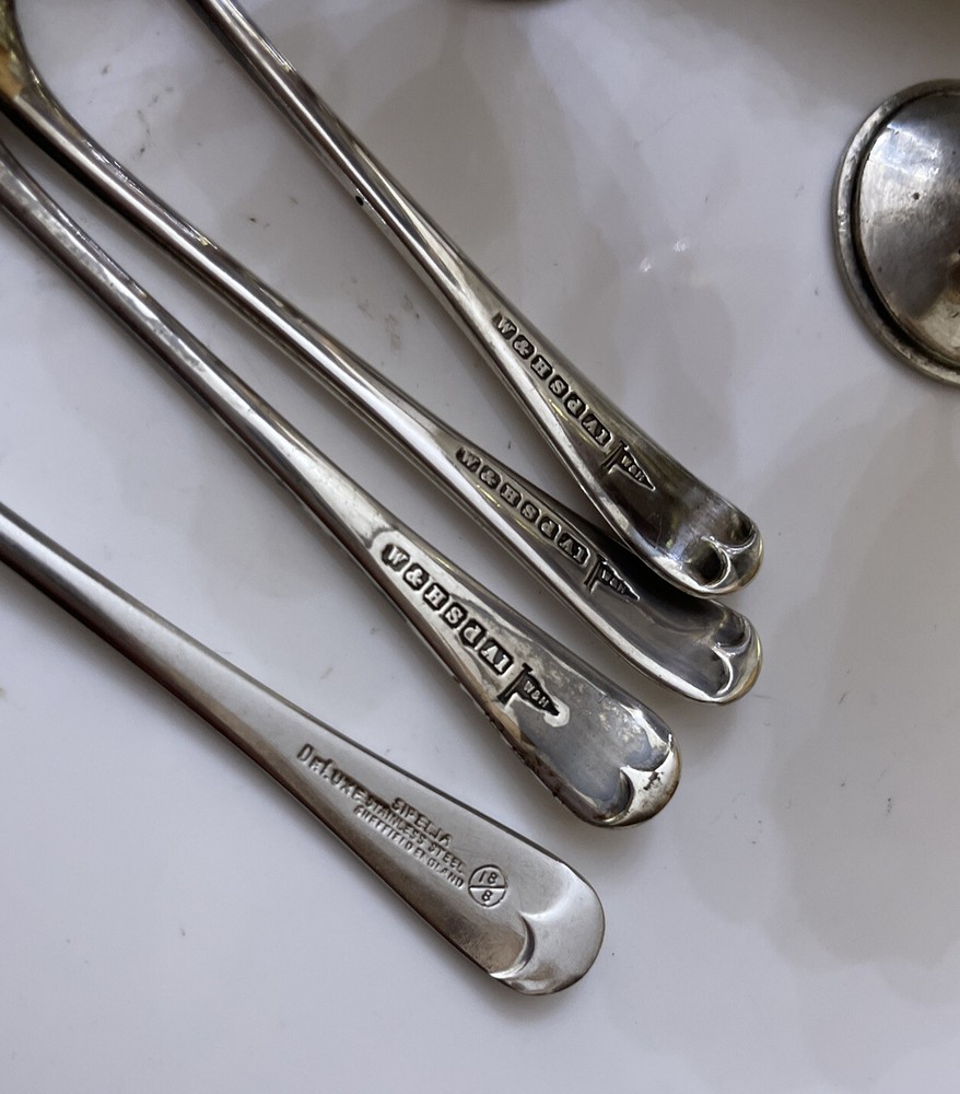 Walker & Hall Silver Plate Breakfast Egg Cup Set - Complete 9 Piece Set