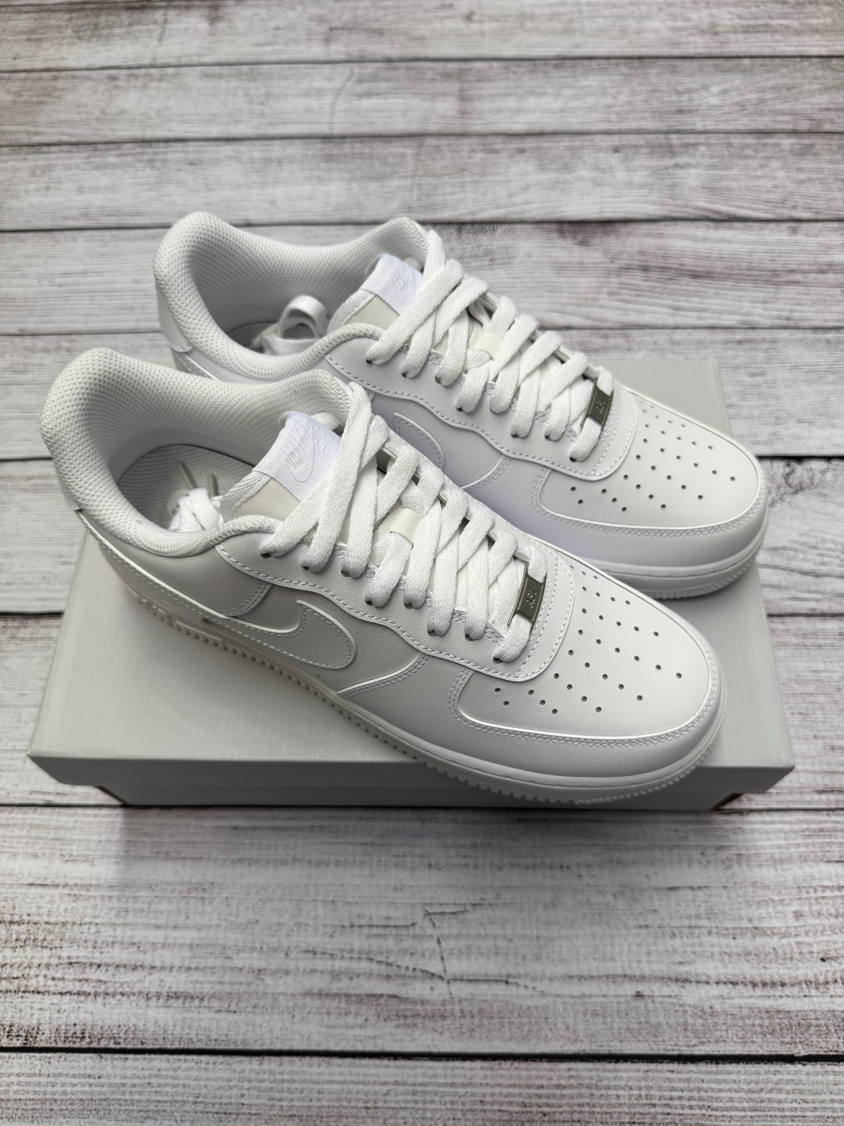 NEW Nike Air Force 1 Low Triple White ‘07 MEN AND WOMEN SIZES US 7-12