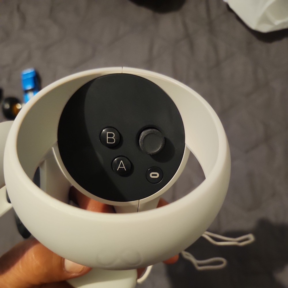 Genuine Meta Oculus Quest 2 Left & Right Controllers (Pair) great shape