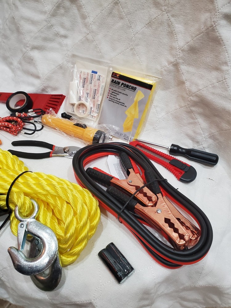 Performance Tool Deluxe Roadside Emergency Kit