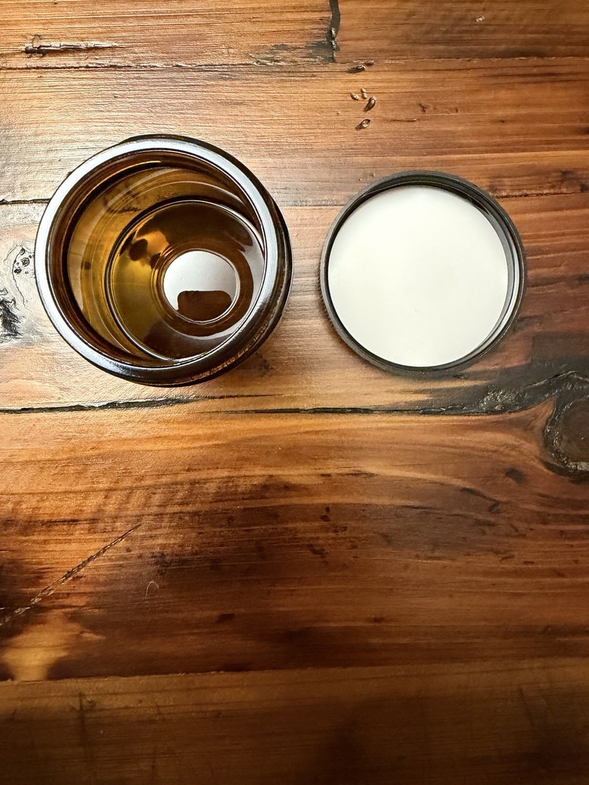 (BRAND NEW) 120 Bulk 2oz Amber Glass Cosmetic / Candle Jars with Black Lids