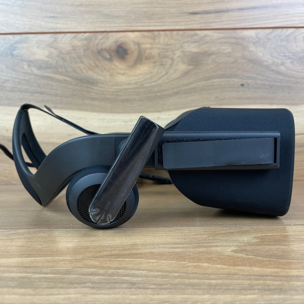 Oculus Black Built-in Microphone PC-Powered VR Gaming Headset with Controller
