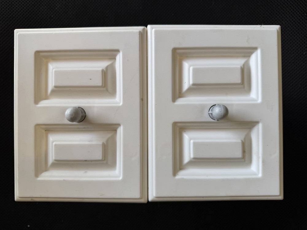 Pair of Step 2 Lifestyle Kitchen White Replacement Drawers w knobs.