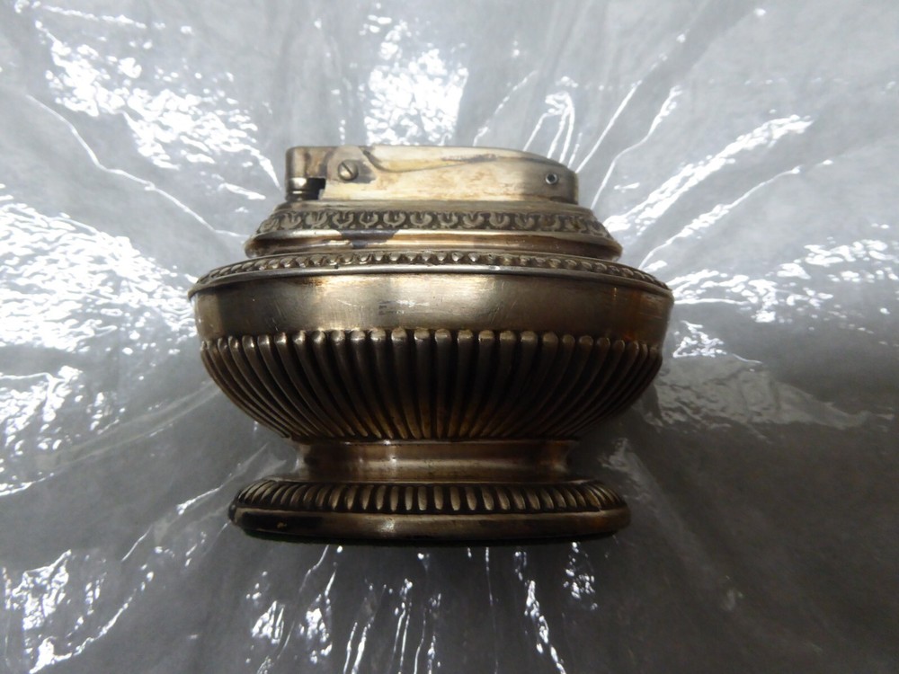Vintage Ronson "QUEEN ANNE" Table Lighter