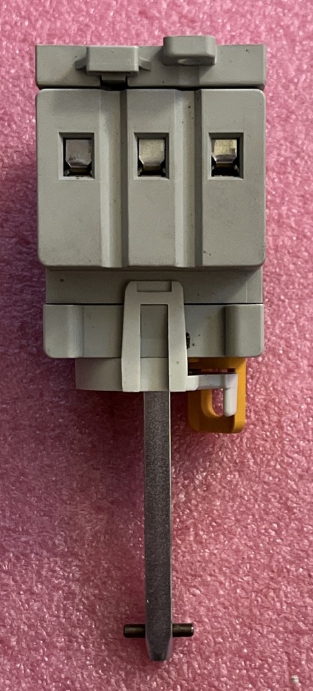 Allen Bradley 194E-A32-1753 Ser. B Switch