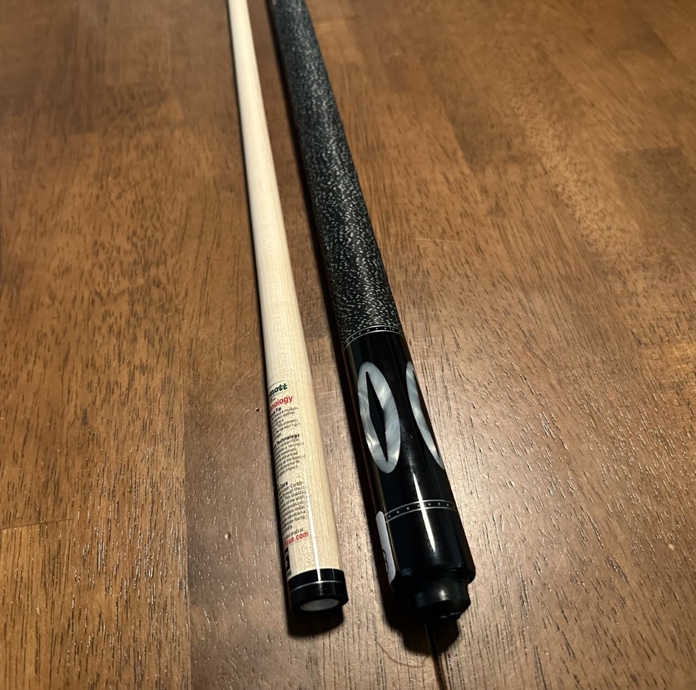 McDermott G214 Pool Cue