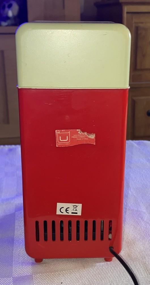 Mini Red USB Powered Refrigerator Keeps Cans Cold Beer Soda 7.5"