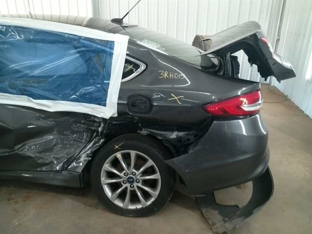 FUSION 2017 High Mounted Stop Light 104884332