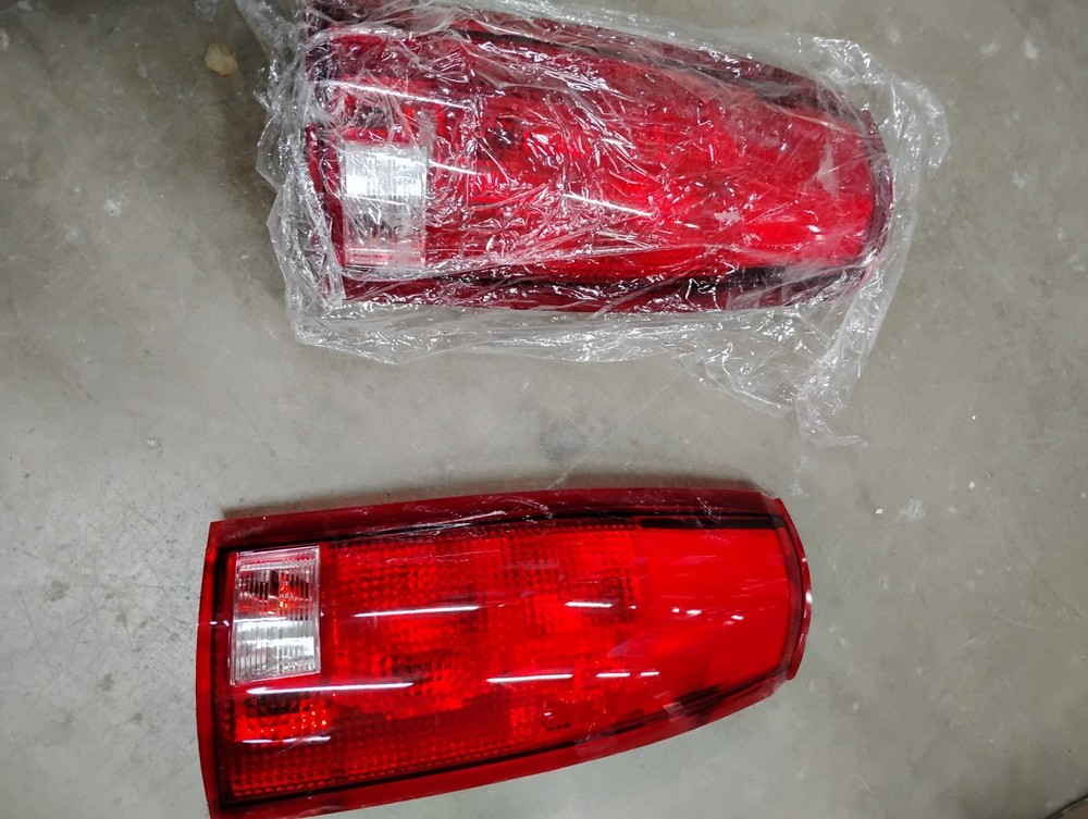 1989-2001 Chevrolet Silverado tail lights