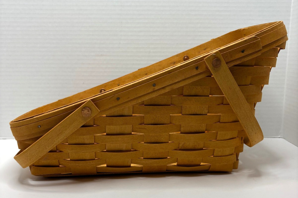 LONGABERGER 1998 Large Vegetable Basket w/Paperwork