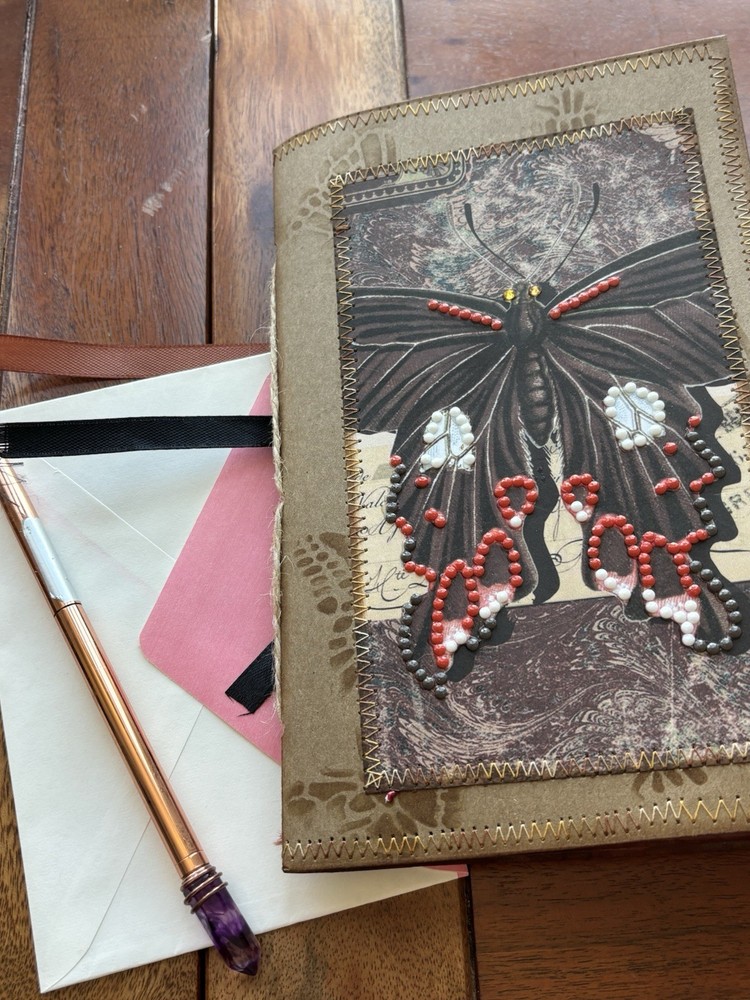 Junk Journal “✨ Flight Through Time “– A Butterfly Junk Journal ✨