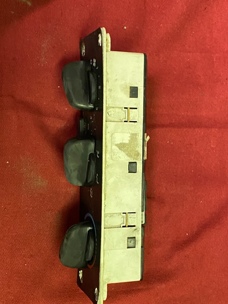Freightliner A/C Climate Control Module TEMPERATURE, HVAC A22-57054-003