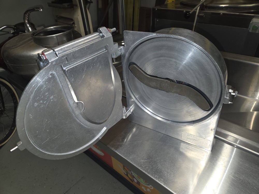 Pelican Head Slicer