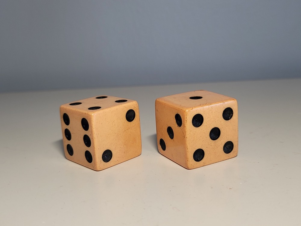2pc Butterscotch Bakelite Dice Pair 77 Grams Vintage 1.25"